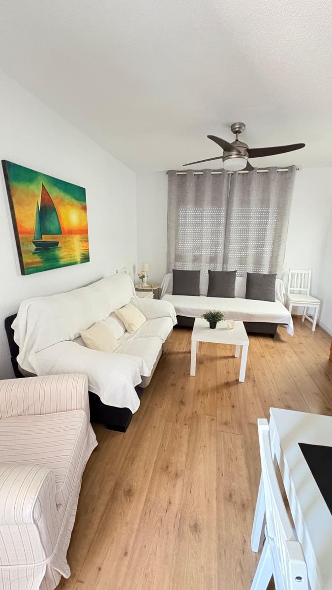 Appartement de 1 chambre à louer à Torrox - 650 € (Ref: 10033288)