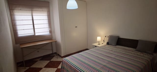 Piso de 3 habitaciones en Carlos Haya, Málaga ciudad en alquiler con garaje - 1.400 € (Ref: 10045688)
