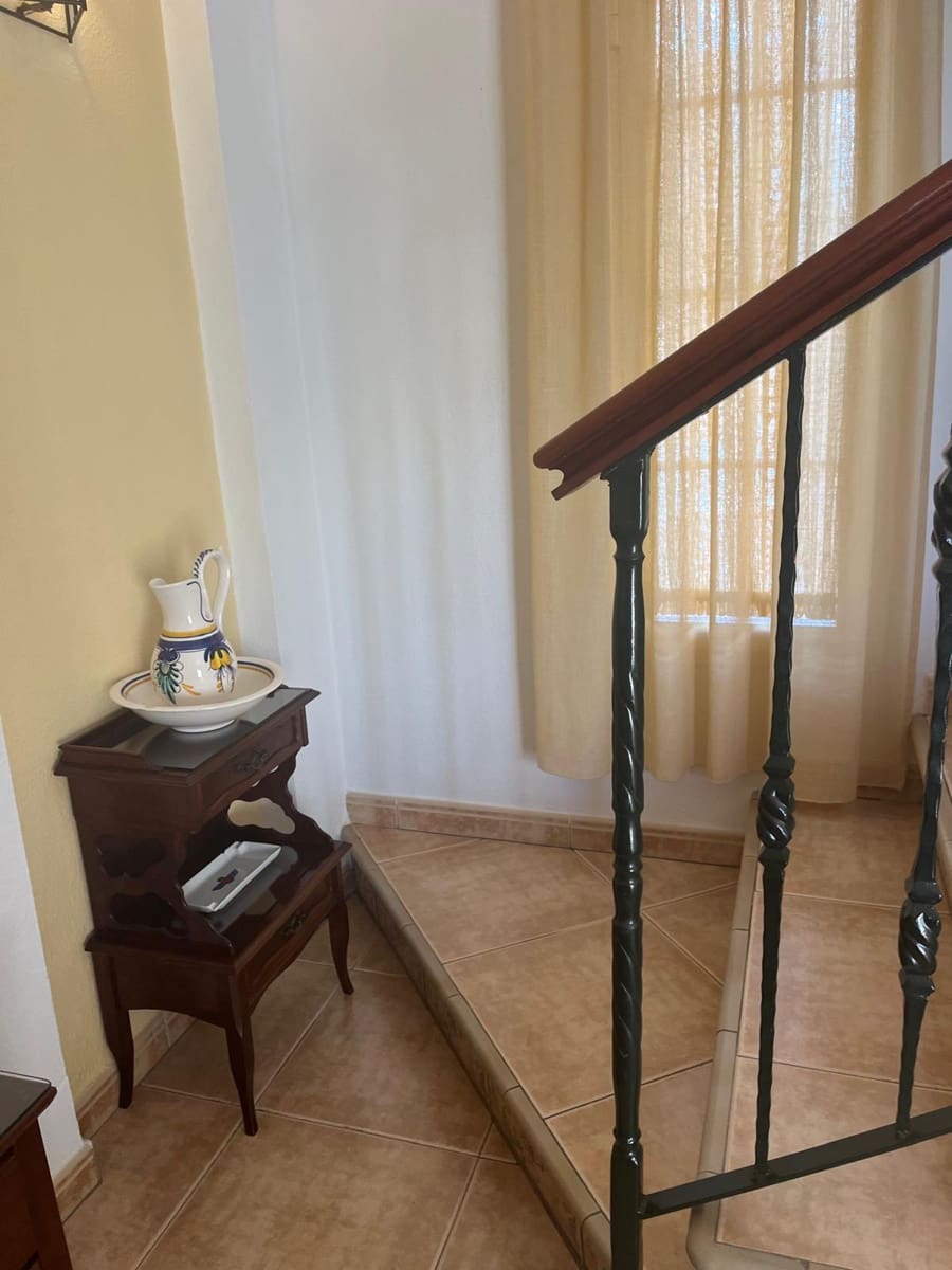 3 soverom Hus til leie i Comares - € 850 (Ref: 10054478)