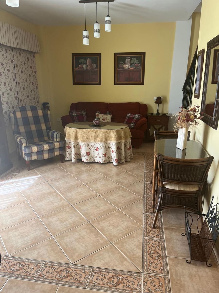 3 soverom Hus til leie i Comares - € 850 (Ref: 10054478)