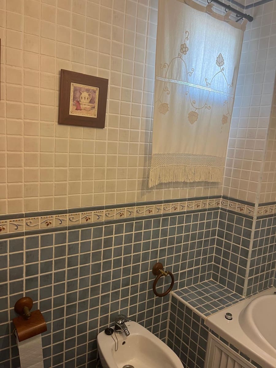 3 soverom Hus til leie i Comares - € 850 (Ref: 10054478)
