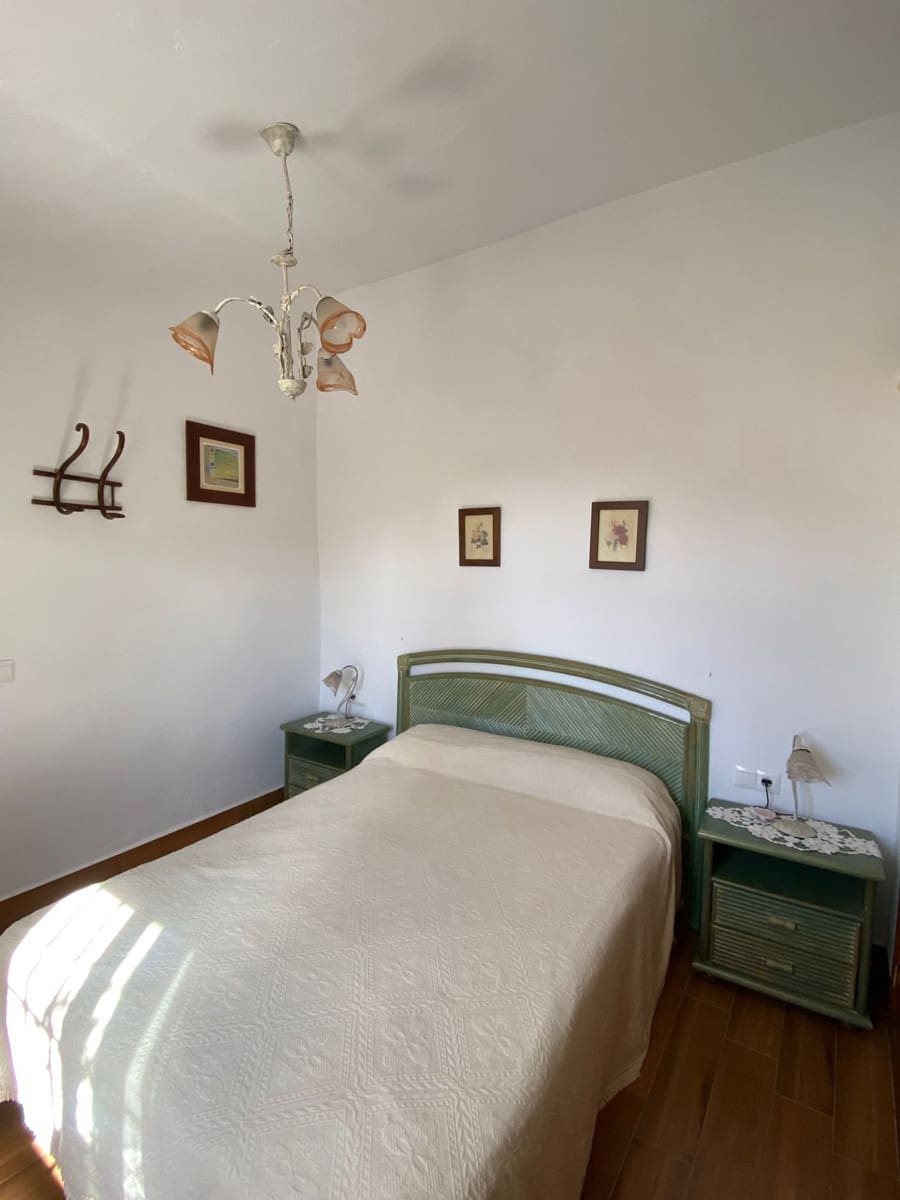 Grunde uden byggetilladelser til leje i Torrox - € 850 (Ref: 10054481)