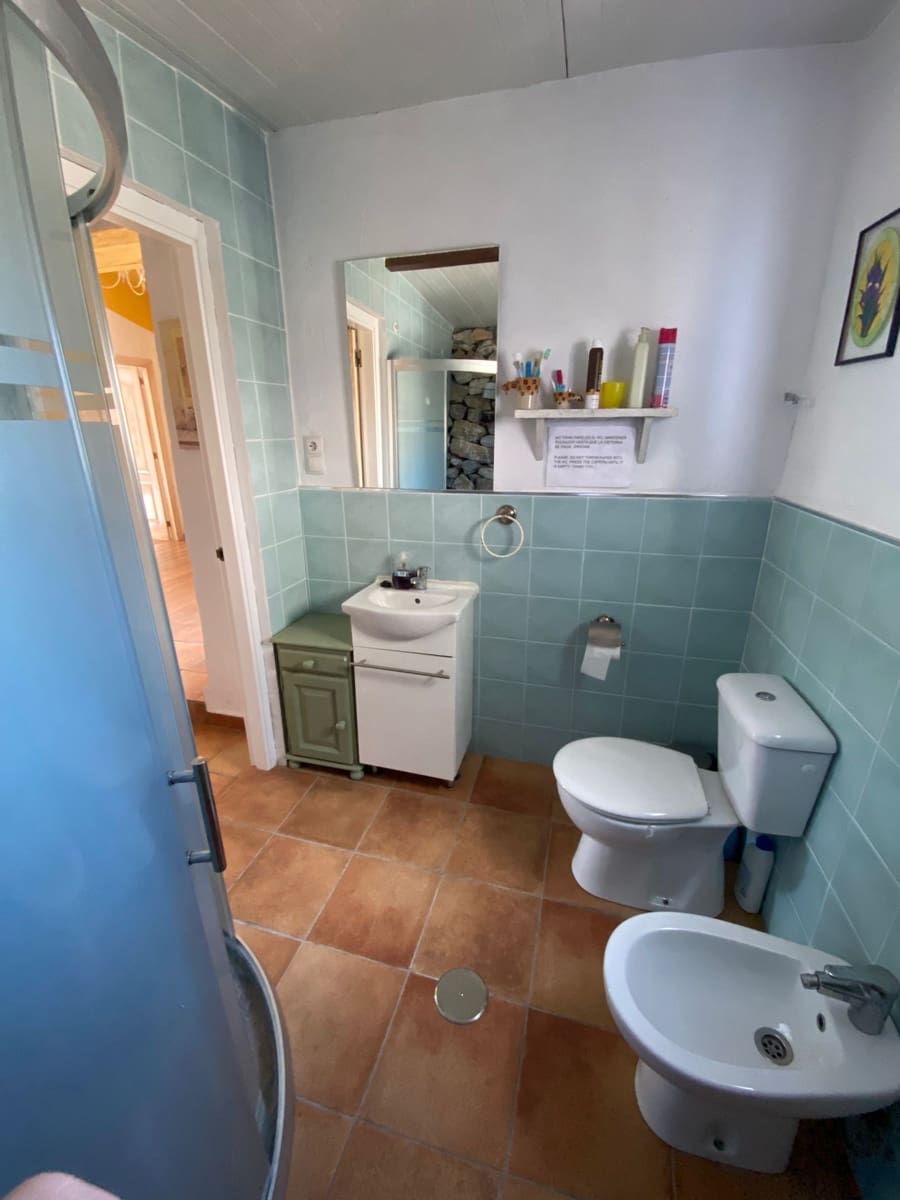 Grunde uden byggetilladelser til leje i Torrox - € 850 (Ref: 10054481)
