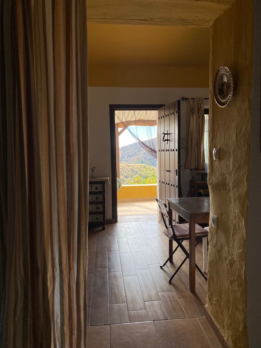 Grunde uden byggetilladelser til leje i Torrox - € 850 (Ref: 10054481)