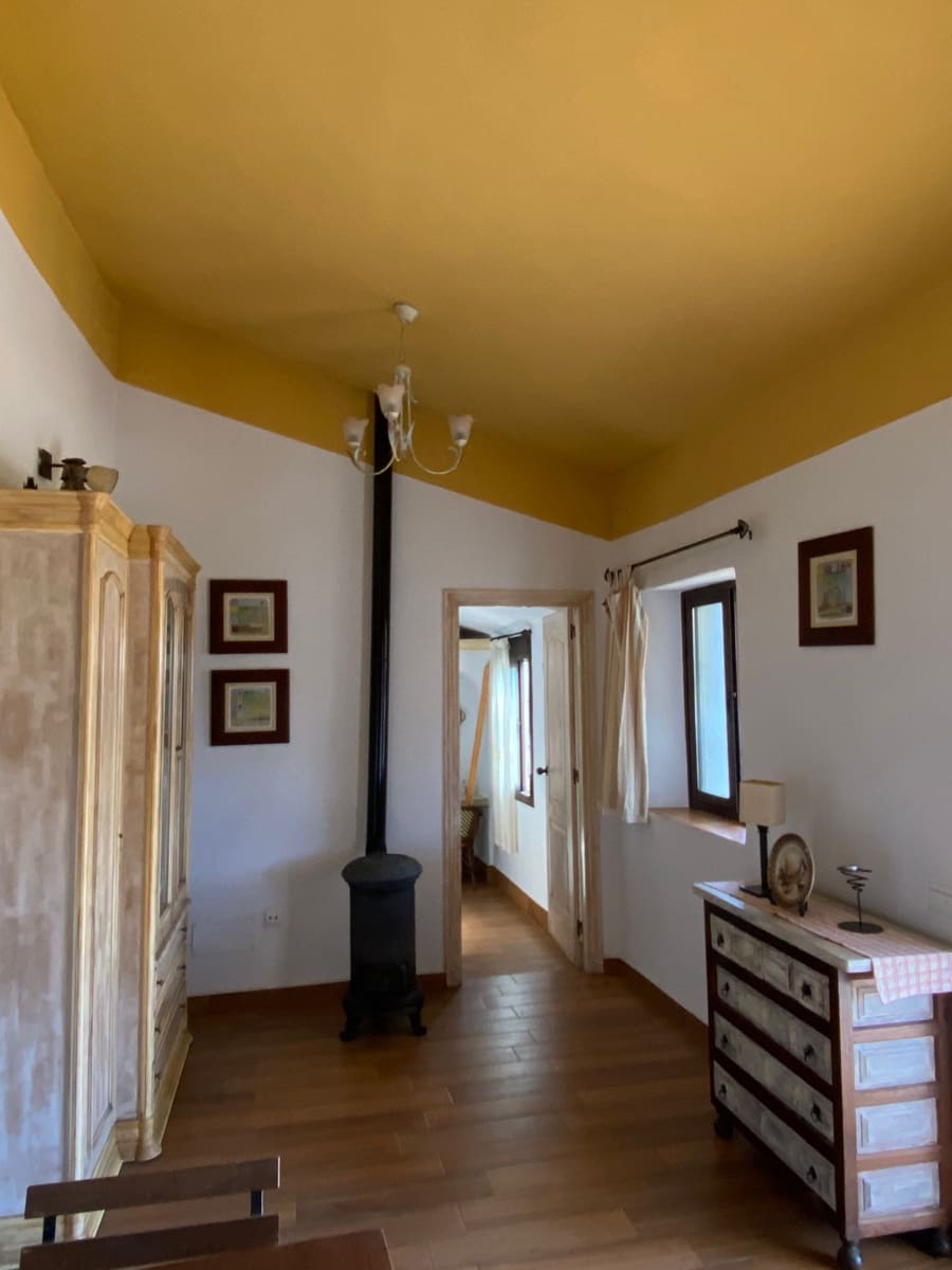 Grunde uden byggetilladelser til leje i Torrox - € 850 (Ref: 10054481)