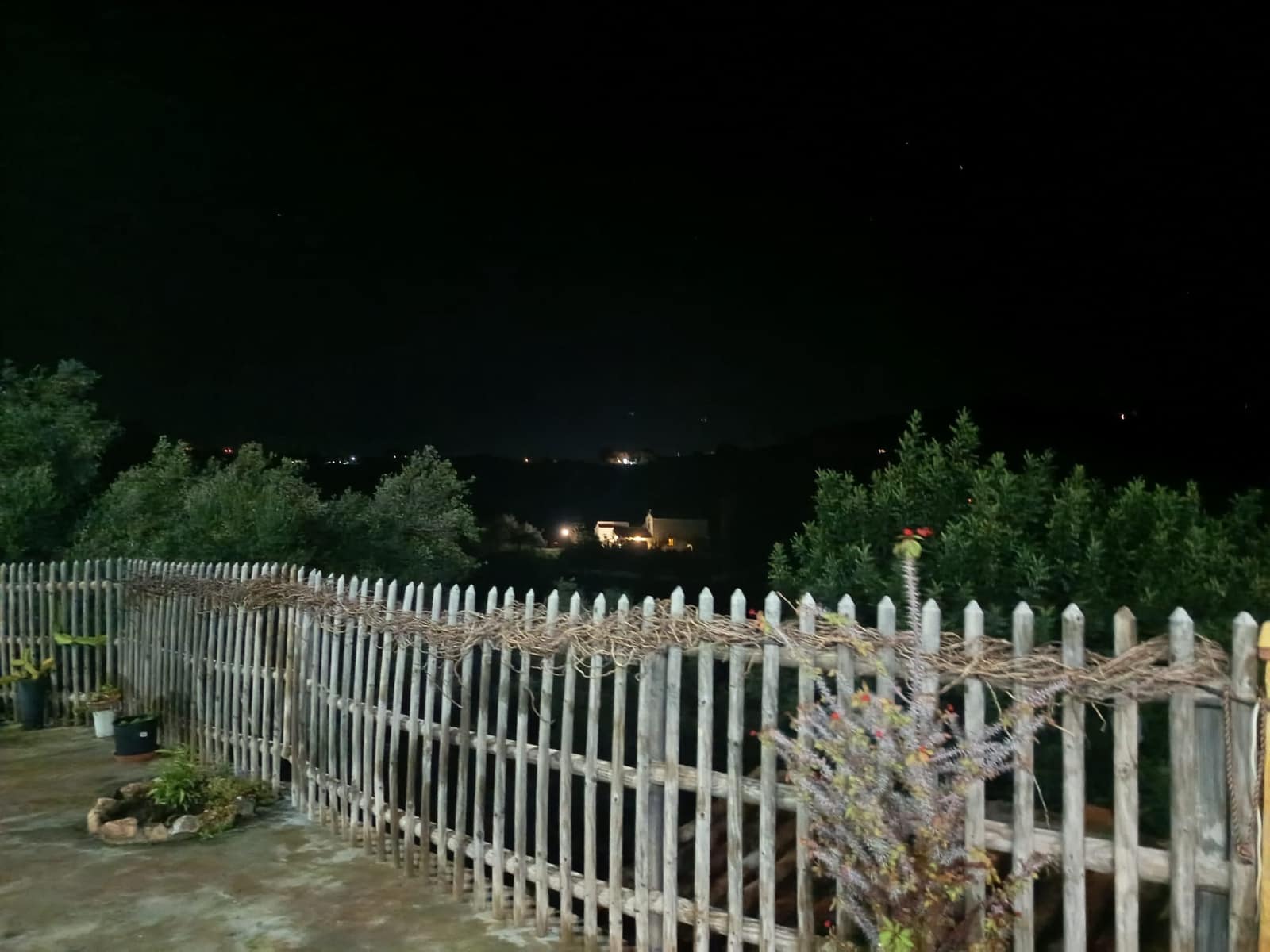 Grunde uden byggetilladelser til leje i Torrox - € 850 (Ref: 10054481)