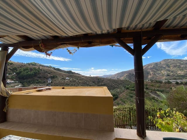 Grunde uden byggetilladelser til leje i Torrox Pueblo, Torrox - € 850 (Ref: 10054481)