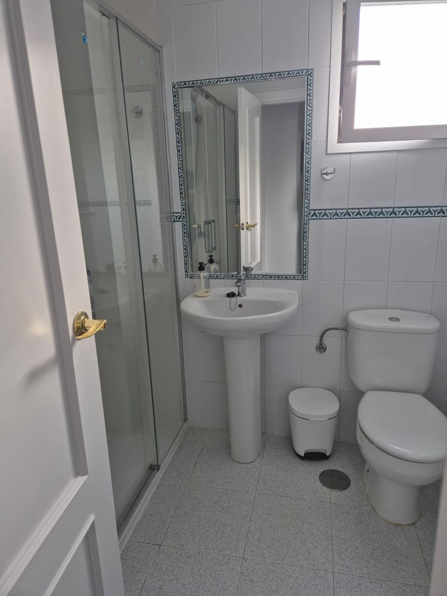 3 bedroom Flat for rent in Velez-Malaga with pool - € 1,200 (Ref: 10060345)