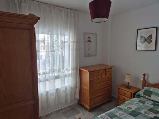 3 bedroom Flat for rent in Torre del Mar, Vélez-Málaga with pool - € 1,200 (Ref: 10060345)