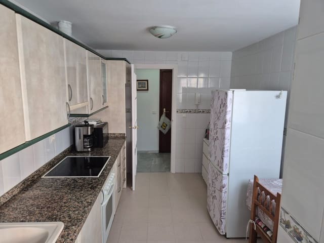 3 bedroom Flat for rent in Torre del Mar, Vélez-Málaga with pool - € 1,200 (Ref: 10060345)