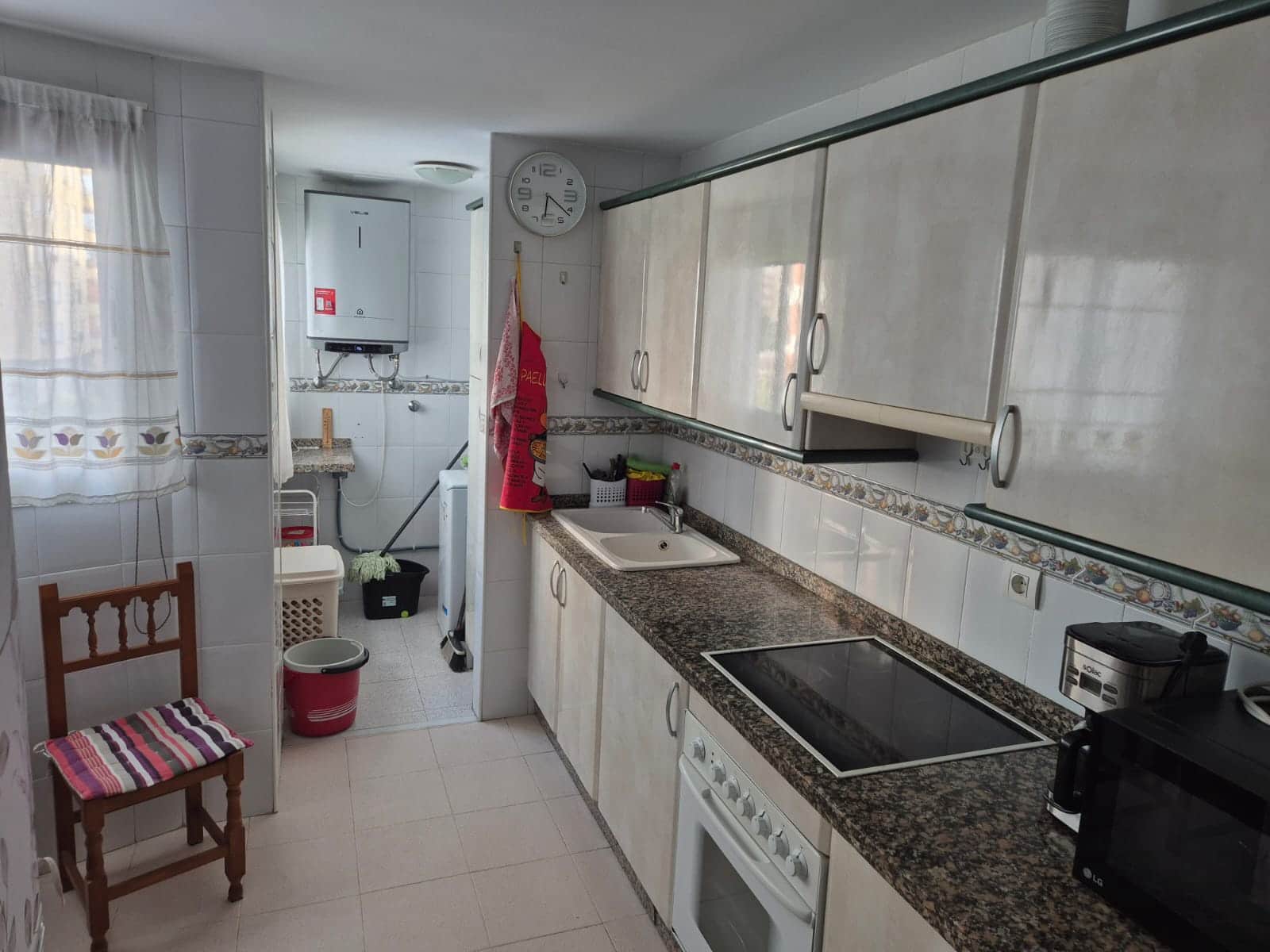 3 bedroom Flat for rent in Velez-Malaga with pool - € 1,200 (Ref: 10060345)