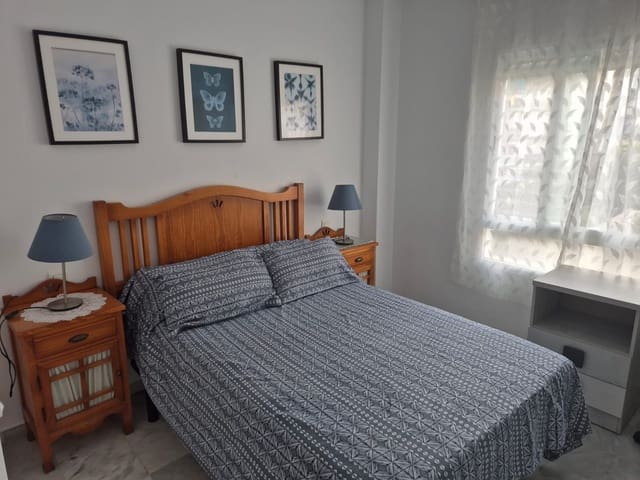 3 bedroom Flat for rent in Torre del Mar, Vélez-Málaga with pool - € 1,200 (Ref: 10060345)