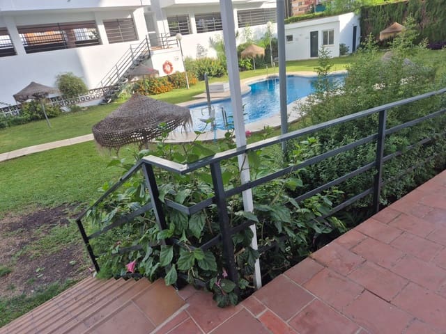 3 bedroom Flat for rent in Torre del Mar, Vélez-Málaga with pool - € 1,200 (Ref: 10060345)