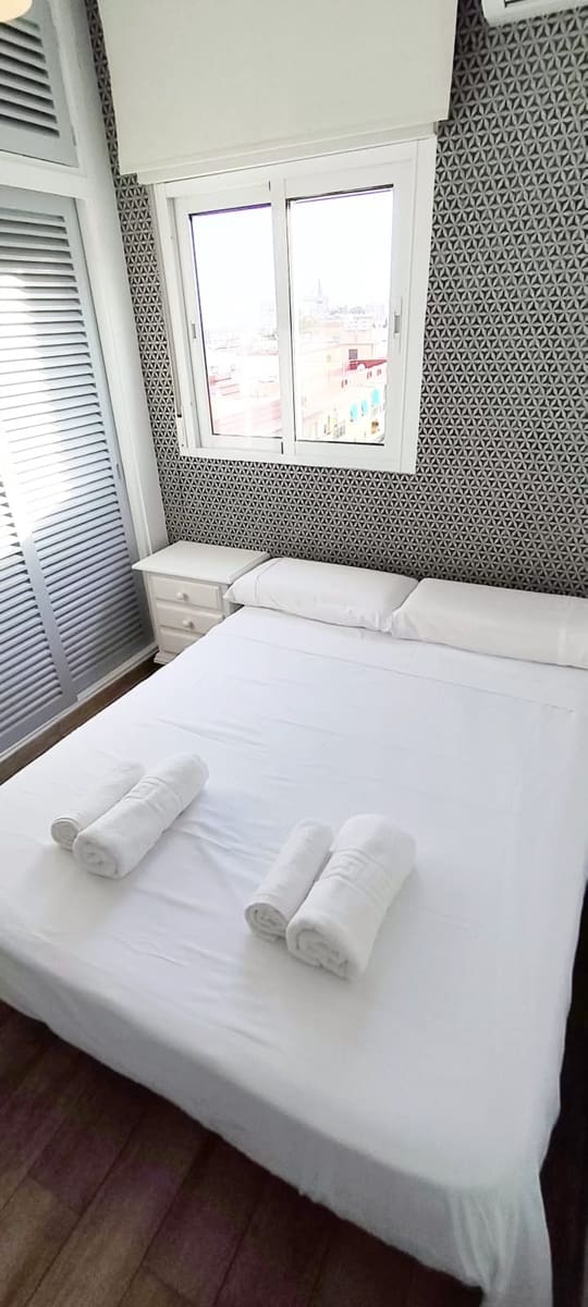 1 quarto Apartamento para arrendar em Torremolinos - 1 200 € (Ref: 10060351)