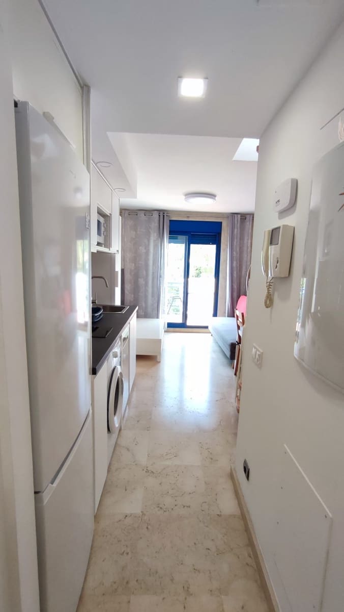 1 quarto Penthouse para arrendar em Benalmadena com garagem - 1 000 € (Ref: 10060979)