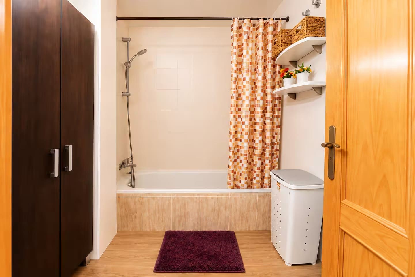2 bedroom Flat for rent in Fuengirola with garage - € 1,400 (Ref: 10076776)