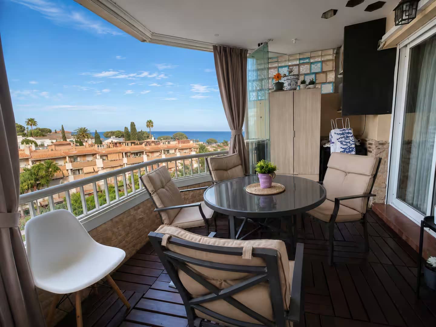 2 bedroom Flat for rent in Fuengirola with garage - € 1,400 (Ref: 10076776)