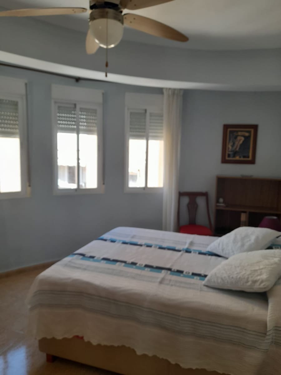 2 soveværelse Lejlighed til leje i Malaga by - € 1.350 (Ref: 10099432)