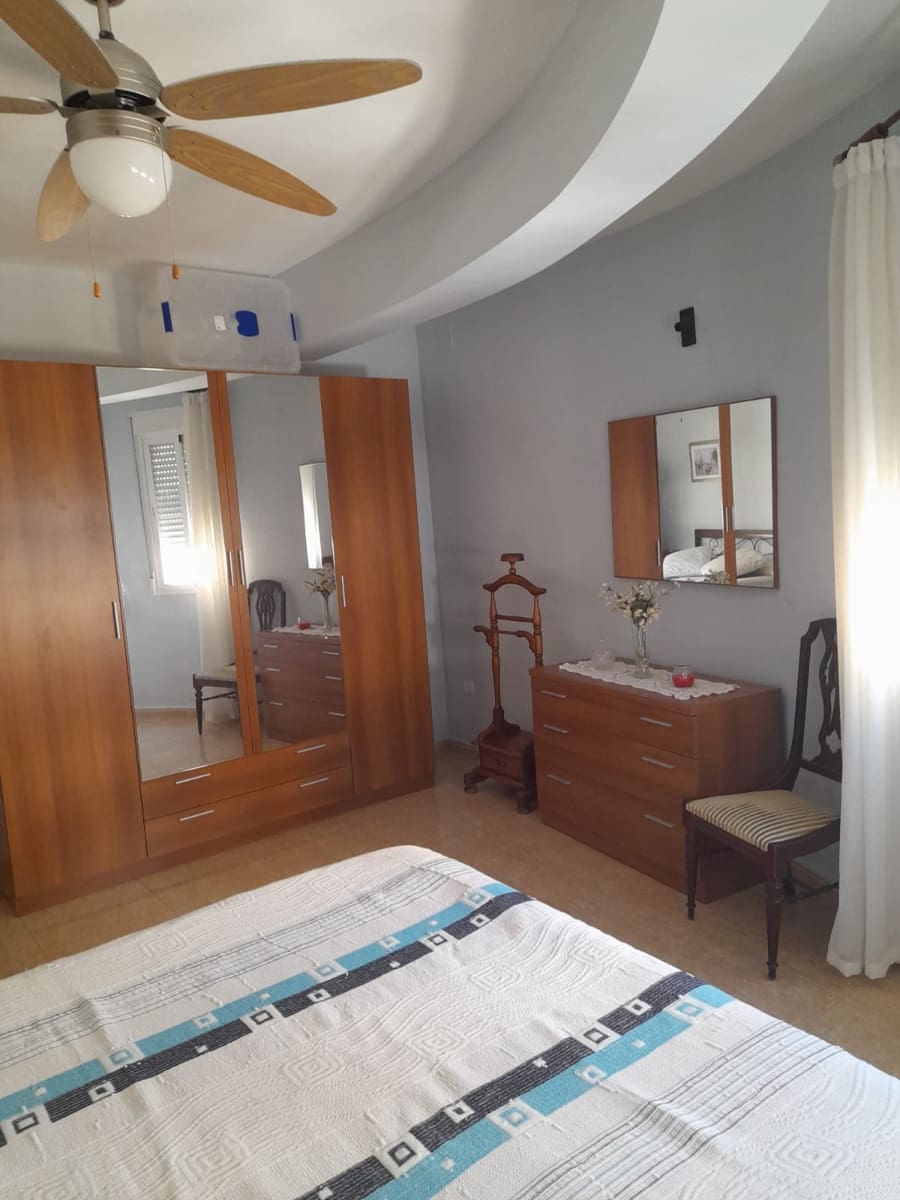 2 soveværelse Lejlighed til leje i Malaga by - € 1.350 (Ref: 10099432)