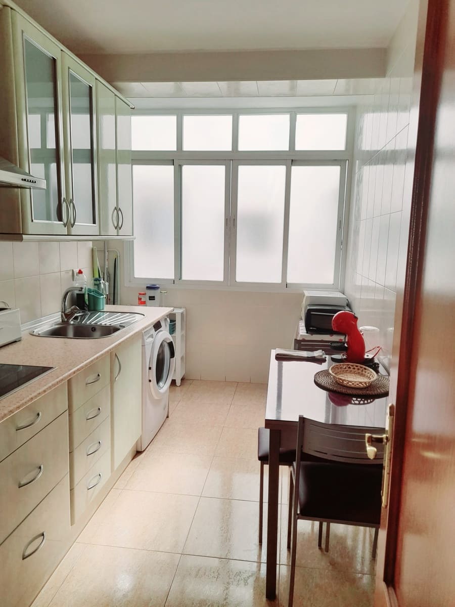 2 soveværelse Lejlighed til leje i Malaga by - € 1.350 (Ref: 10099432)