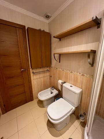 2 bedroom Flat for rent in Ricardo Soriano, Marbella - € 1,300 (Ref: 10099452)