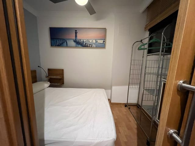 2 bedroom Flat for rent in Ricardo Soriano, Marbella - € 1,300 (Ref: 10099452)