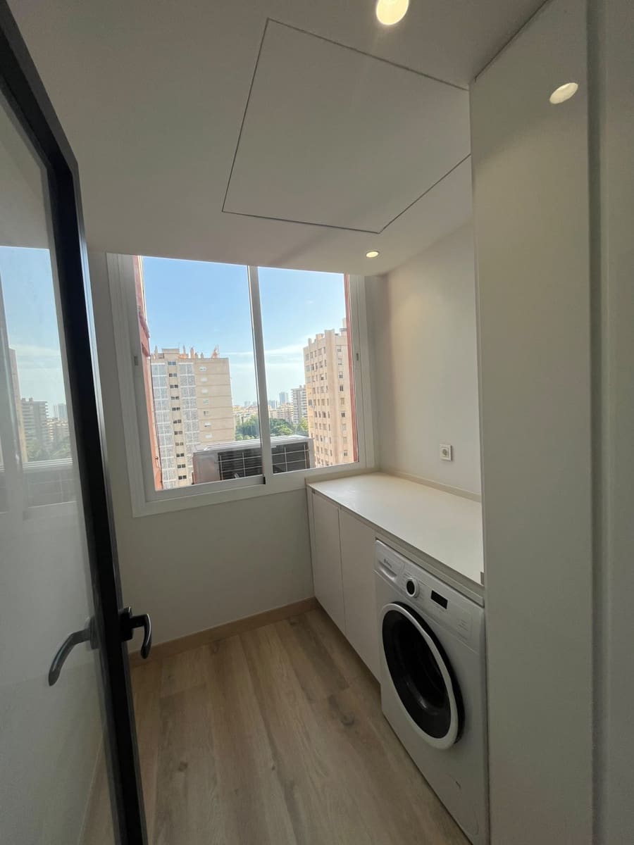 Piso de 4 habitaciones en Málaga ciudad en alquiler con garaje - 3.100 € (Ref: 10099455)