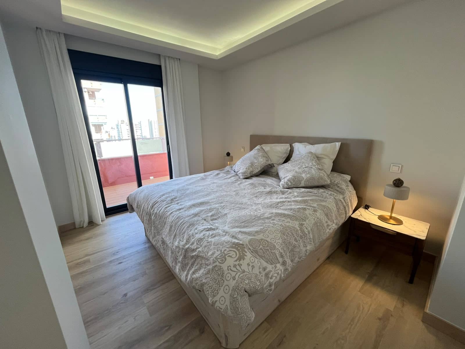 Piso de 4 habitaciones en Málaga ciudad en alquiler con garaje - 3.100 € (Ref: 10099455)