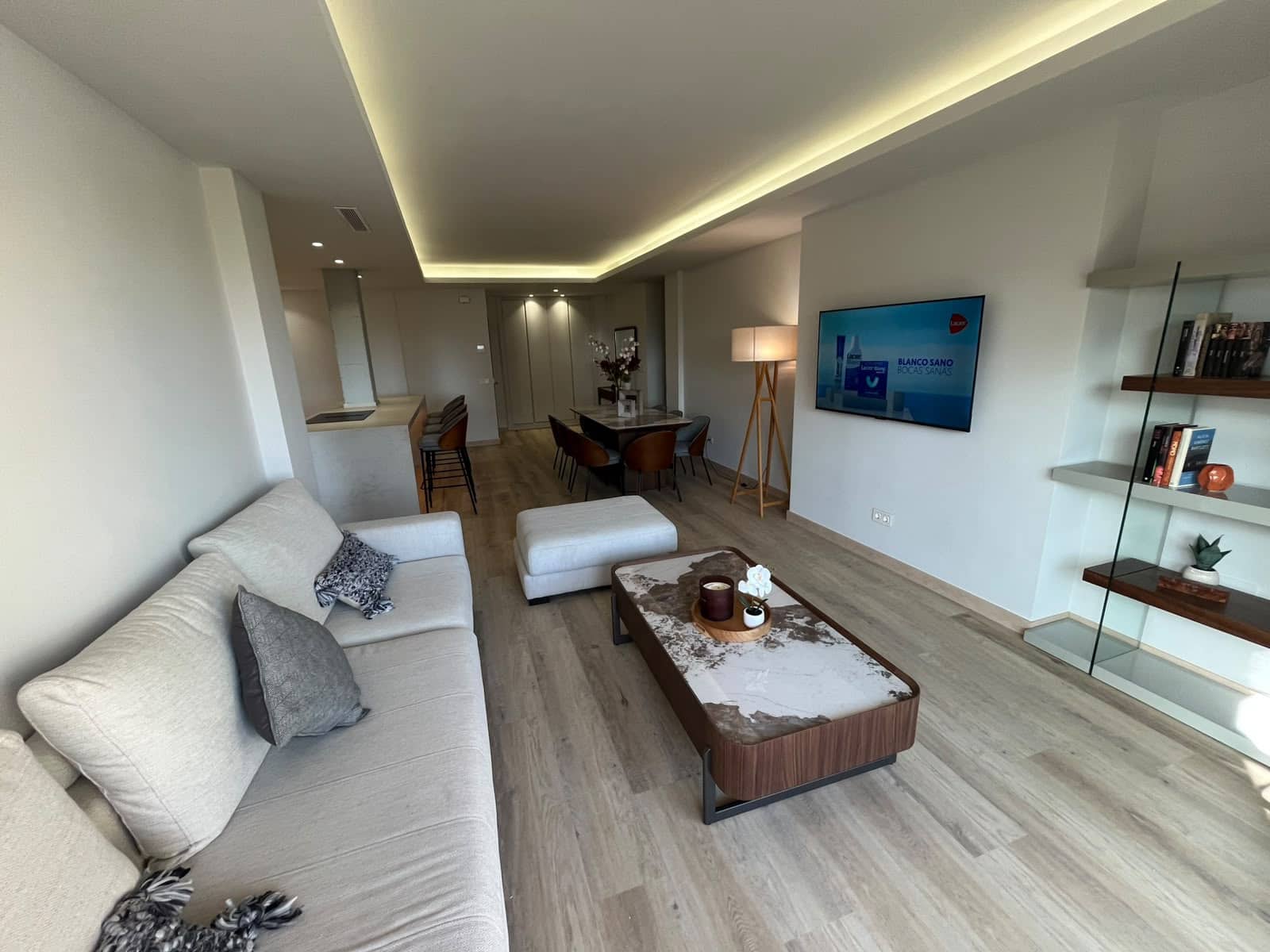 Piso de 4 habitaciones en Málaga ciudad en alquiler con garaje - 3.100 € (Ref: 10099455)