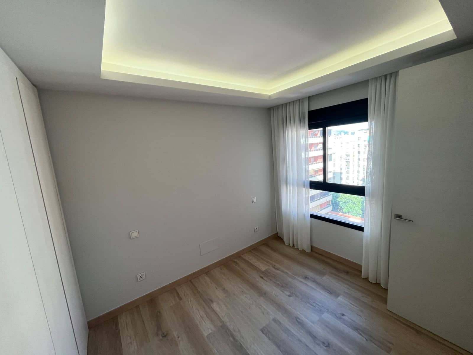 Piso de 4 habitaciones en Málaga ciudad en alquiler con garaje - 3.100 € (Ref: 10099455)
