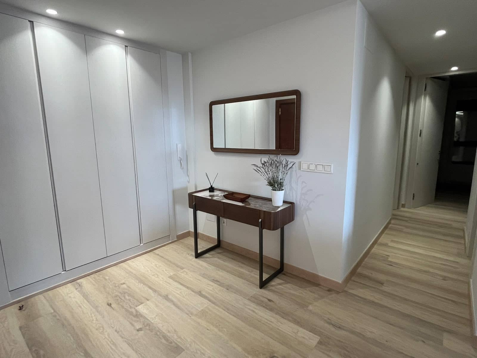Piso de 4 habitaciones en Málaga ciudad en alquiler con garaje - 3.100 € (Ref: 10099455)