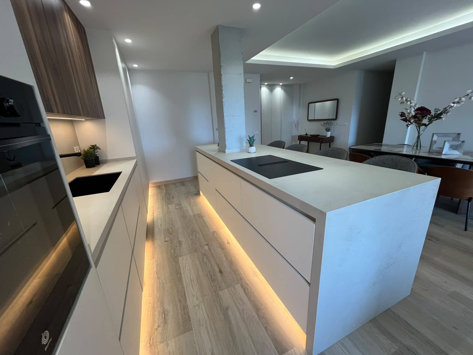 Piso de 4 habitaciones en Málaga ciudad en alquiler con garaje - 3.100 € (Ref: 10099455)