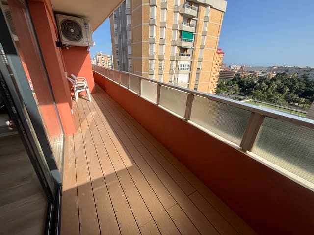 Piso de 4 habitaciones en Pol Alameda, Málaga ciudad en alquiler con garaje - 3.100 € (Ref: 10099455)
