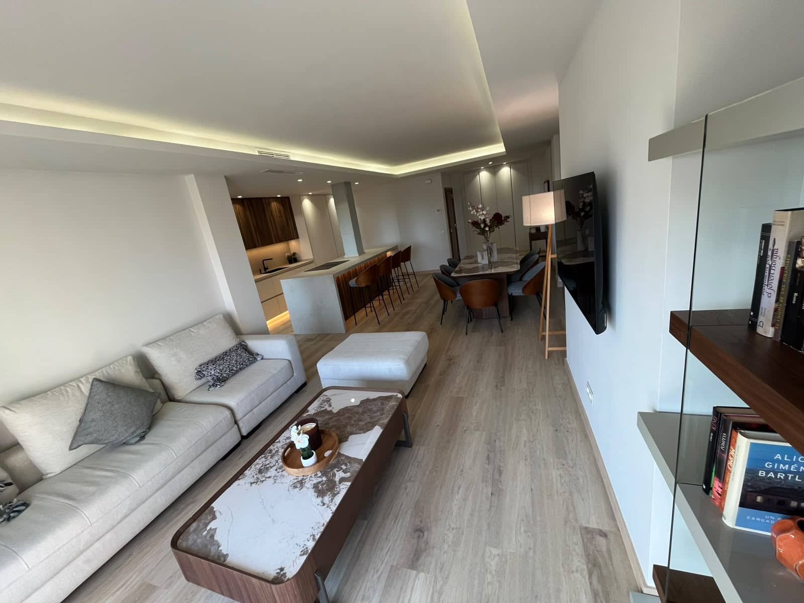 Piso de 4 habitaciones en Málaga ciudad en alquiler con garaje - 3.100 € (Ref: 10099455)