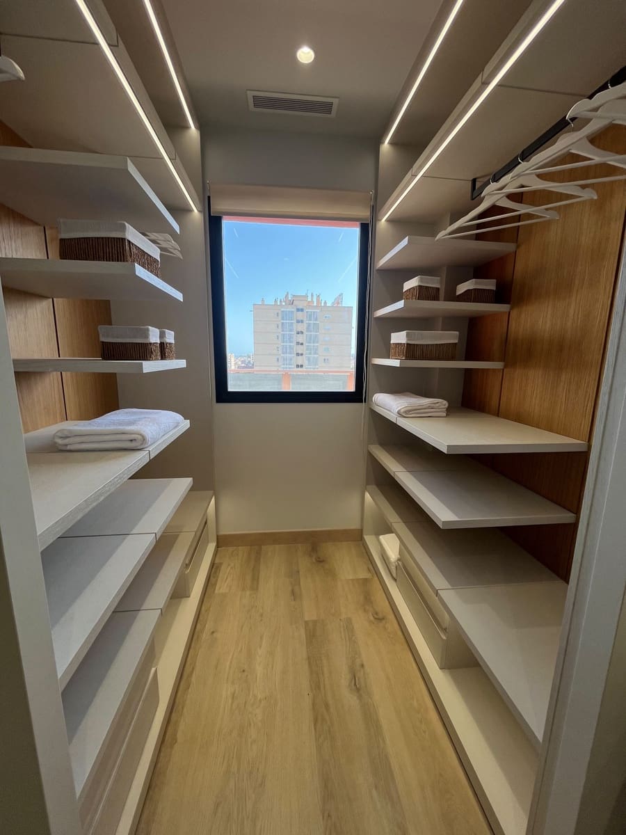Piso de 4 habitaciones en Málaga ciudad en alquiler con garaje - 3.100 € (Ref: 10099455)
