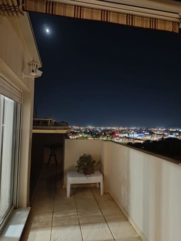 Penthouse de 4 chambres à louer à Ciudad Universitaria, Malaga ville avec piscine garage - 2 500 € (Ref: 10103497)