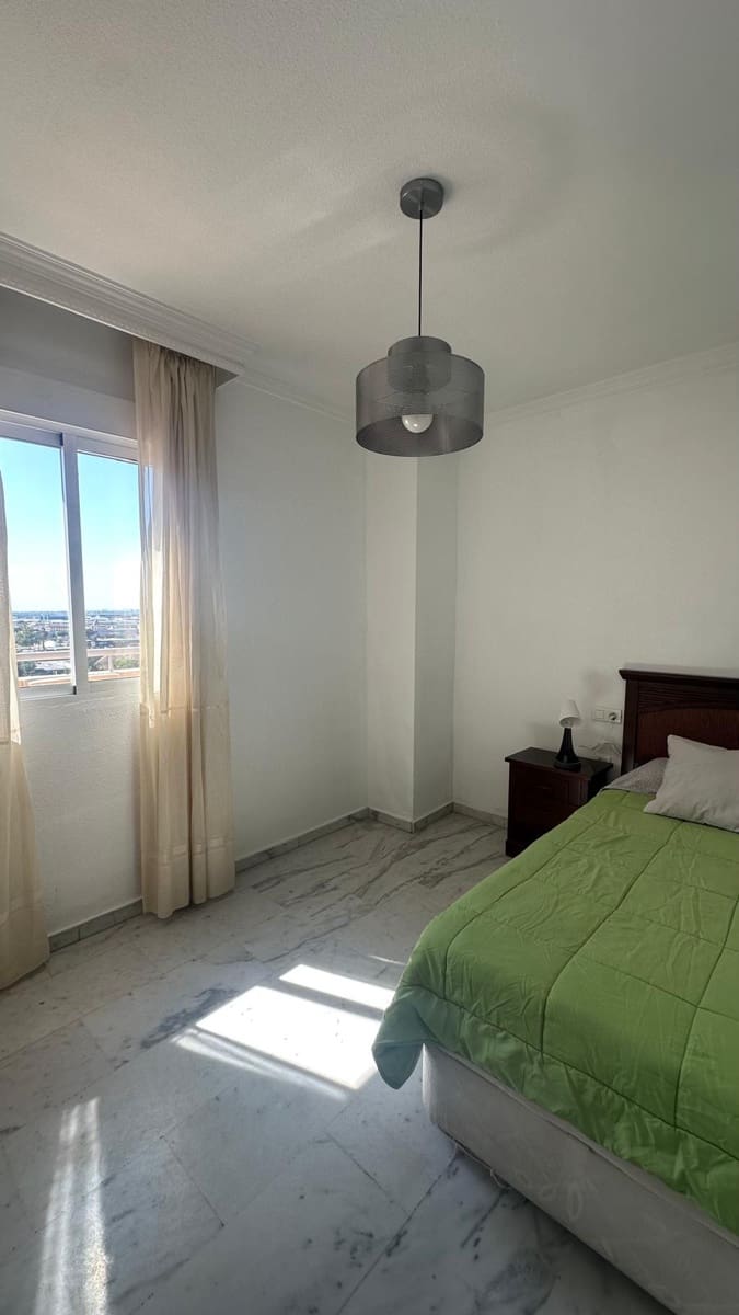 Penthouse de 4 chambres à louer à Malaga ville avec piscine garage - 2 500 € (Ref: 10103497)