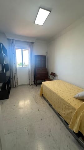 Penthouse de 4 chambres à louer à Ciudad Universitaria, Malaga ville avec piscine garage - 2 500 € (Ref: 10103497)
