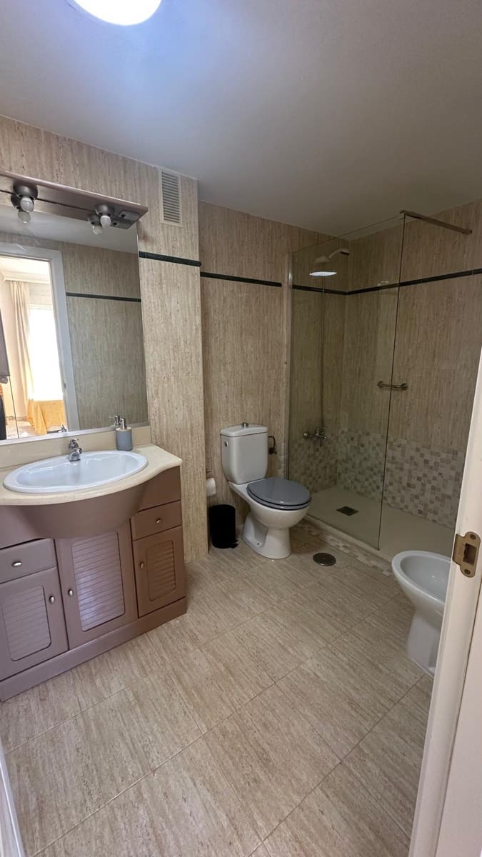 Penthouse de 4 chambres à louer à Malaga ville avec piscine garage - 2 500 € (Ref: 10103497)