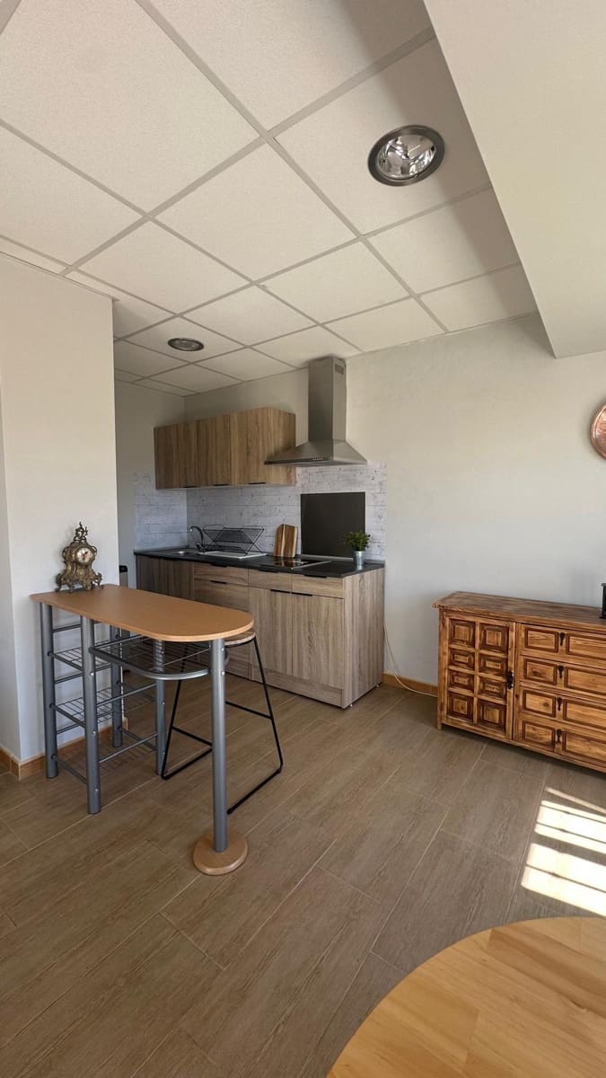 Penthouse de 4 chambres à louer à Malaga ville avec piscine garage - 2 500 € (Ref: 10103497)