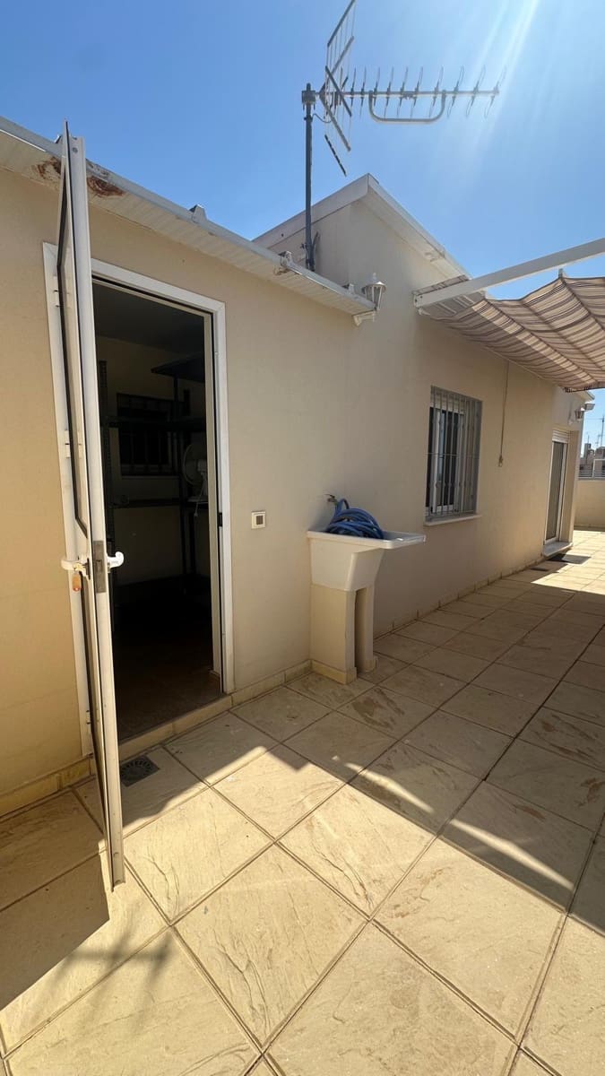 Penthouse de 4 chambres à louer à Malaga ville avec piscine garage - 2 500 € (Ref: 10103497)