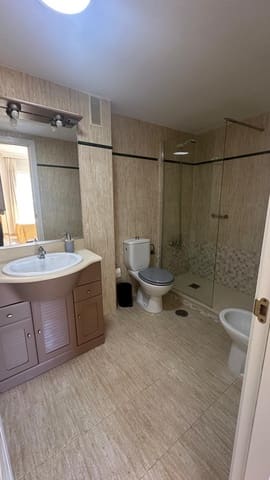 Penthouse de 4 chambres à louer à Ciudad Universitaria, Malaga ville avec piscine garage - 2 500 € (Ref: 10103497)