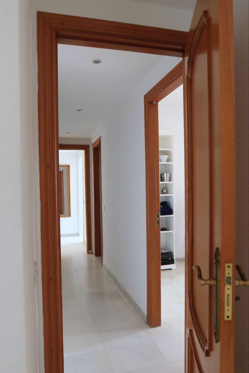3 quarto Penthouse para arrendar em Marbella - 2 900 € (Ref: 10113449)