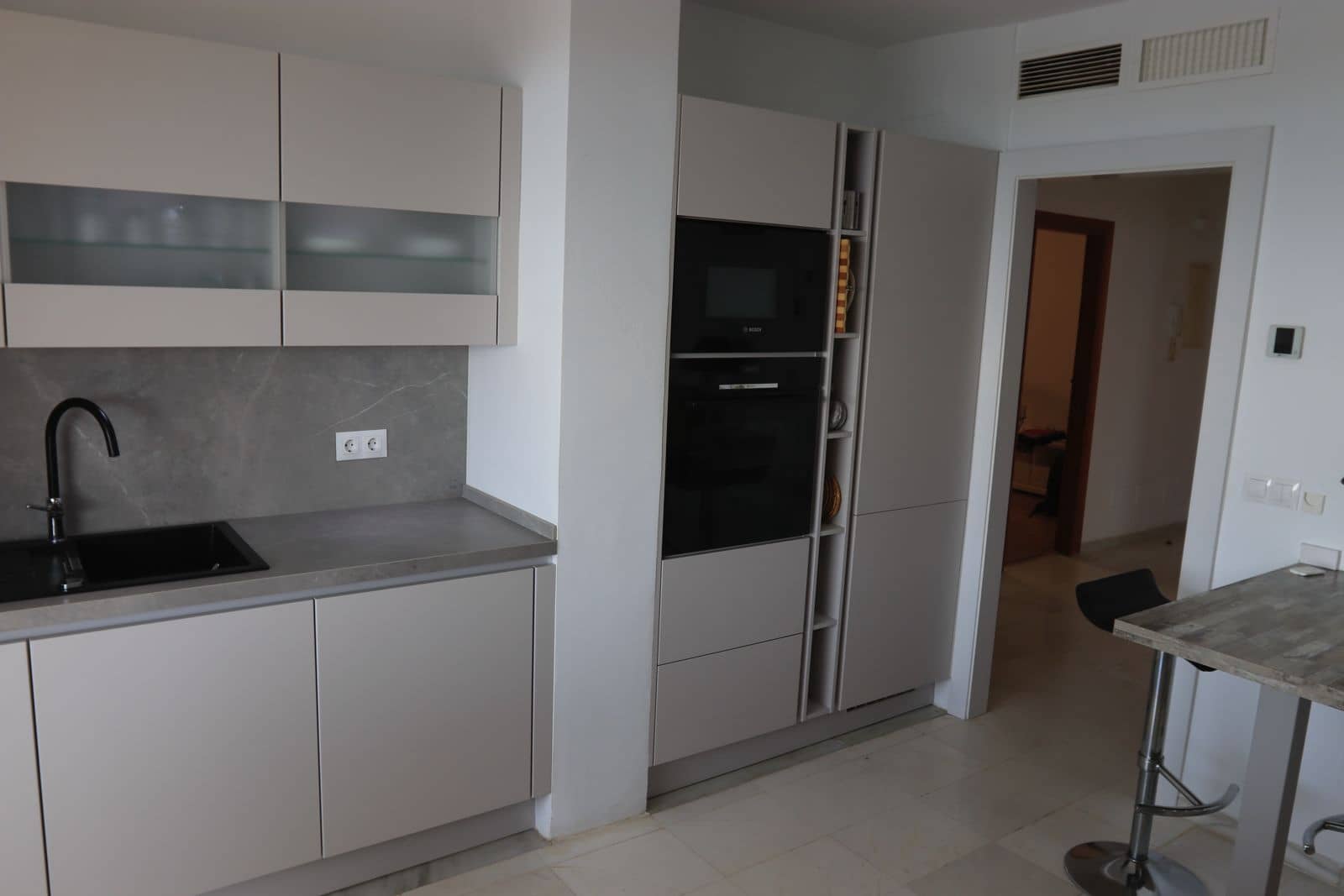 3 quarto Penthouse para arrendar em Marbella - 2 900 € (Ref: 10113449)