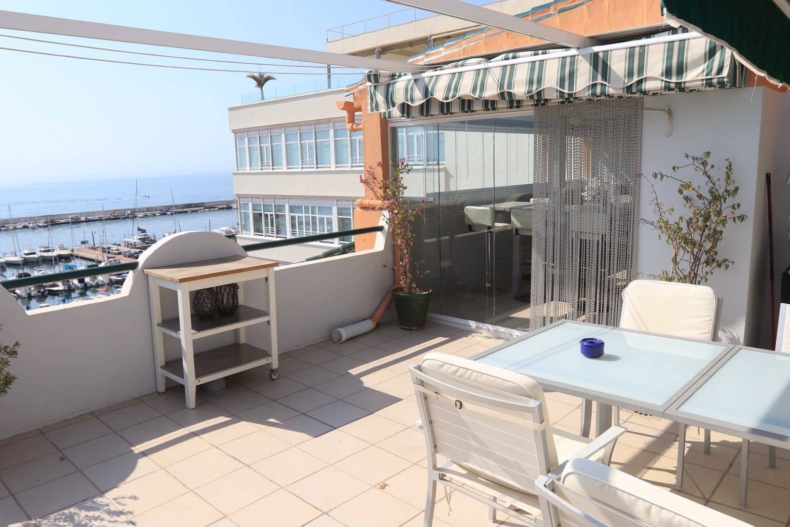 3 quarto Penthouse para arrendar em Marbella - 2 900 € (Ref: 10113449)