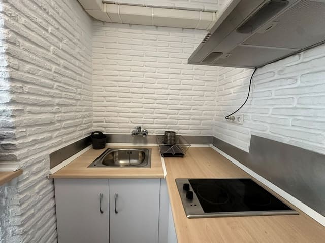1 slaapkamer Flat te huur in Algarrobo Costa, Algarrobo met zwembad - € 650 (Ref: 10118502)