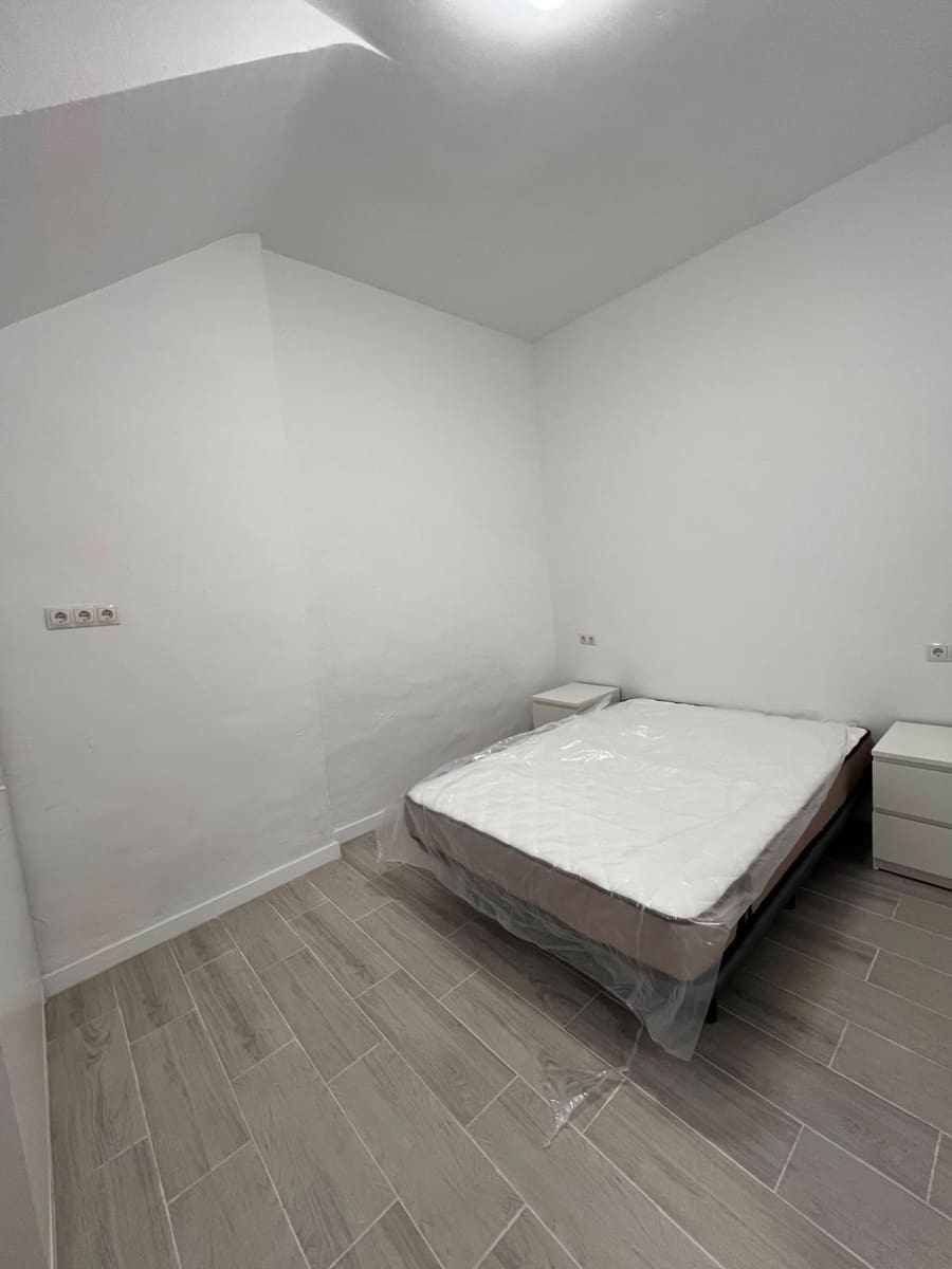 1 soveværelse Lejlighed til leje i Malaga by - € 950 (Ref: 10147499)