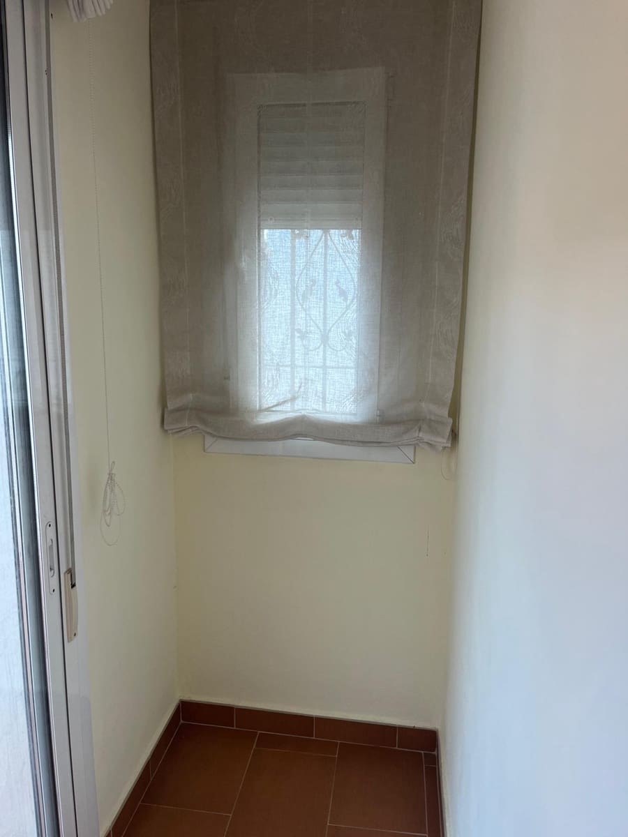 4 bedroom Townhouse for rent in Canillas de Aceituno with pool garage - € 1,400 (Ref: 10163315)