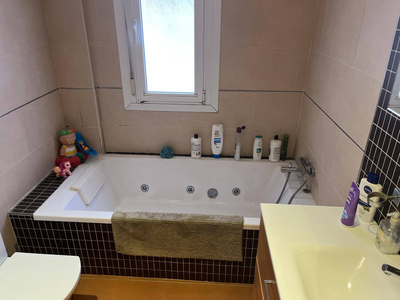4 bedroom Townhouse for rent in Canillas de Aceituno with pool garage - € 1,400 (Ref: 10163315)