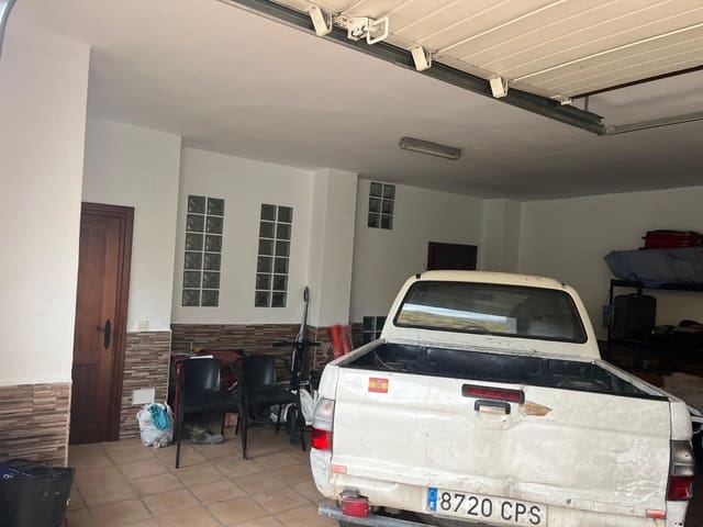 4 bedroom Townhouse for rent in Canillas de Aceituno with pool garage - € 1,400 (Ref: 10163315)
